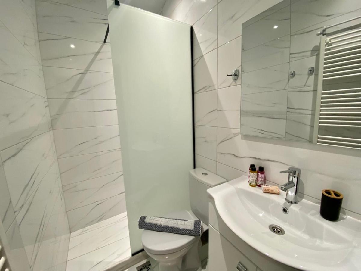 Oasis Garden Apartment Волос Екстериор снимка
