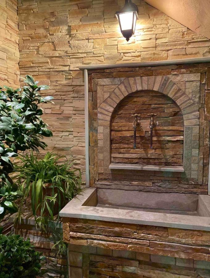 Oasis Garden Apartment Волос Екстериор снимка